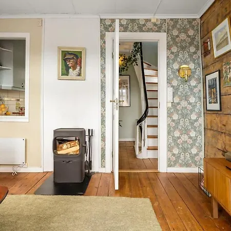 Dinbnb Homes L 100 Meters From Floybanen L A Rare Experience Сasa de vacaciones *