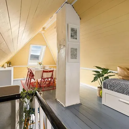 Dinbnb Homes L 100 Meters From Floybanen L A Rare Experience ברגן